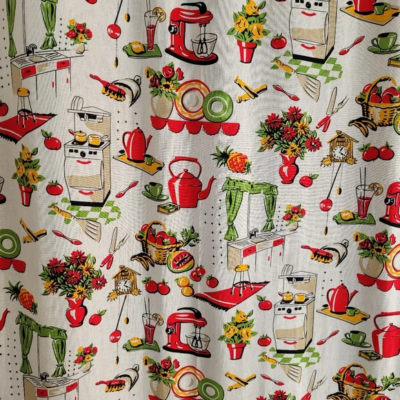 Two "retro" patterned curtains - Picture 2 of 2